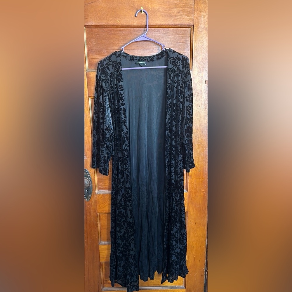 Express Elegant Black Velvet Black Kimono/Vest